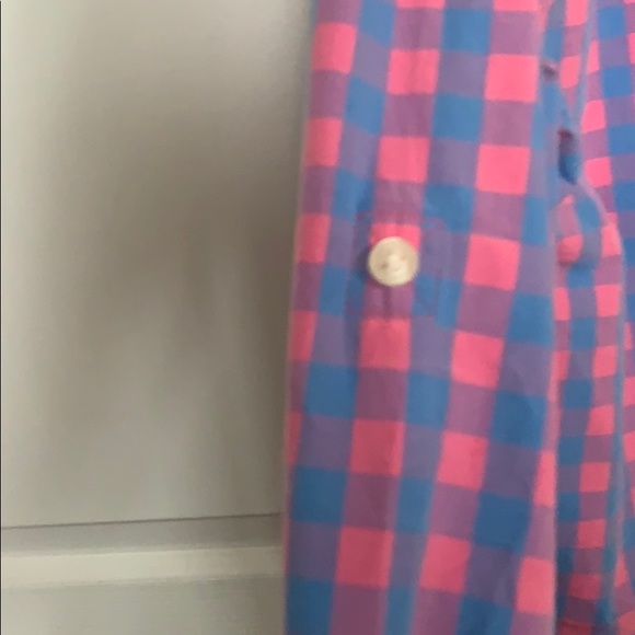 Women’s Vineyard Vines Button Down!! - Picture 7 of 7